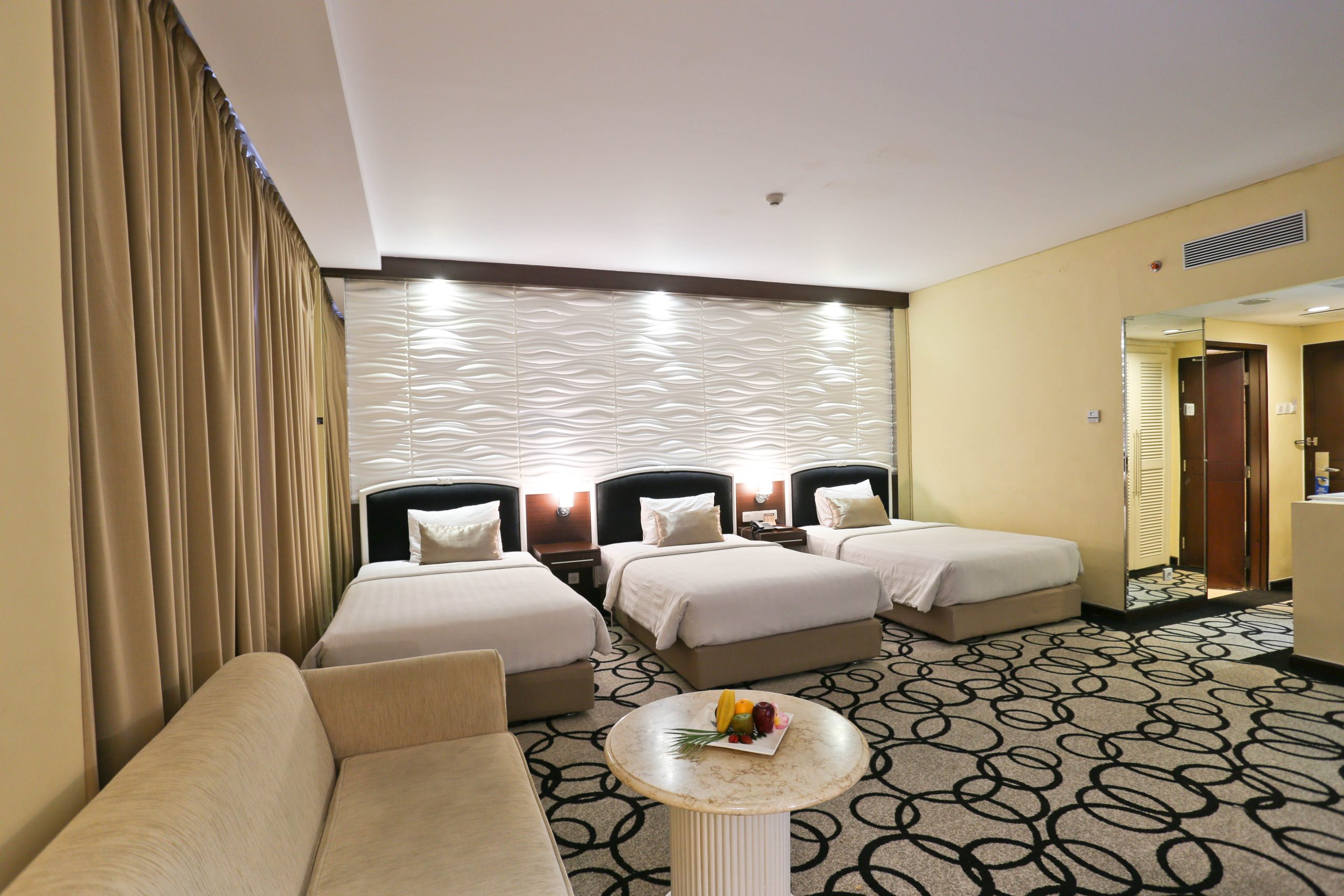 Hotel New Saphir Yogyakarta Superior Triple Room