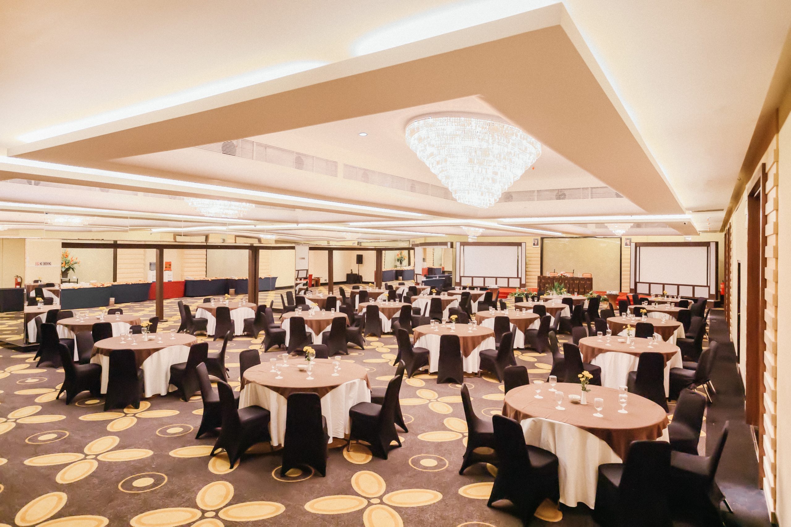 Ballroom Hotel New Saphir Yogyakarta